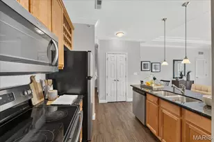 2756 Mcknight Crossing Ct, Saint Louis, MO 63124 - Photo 7