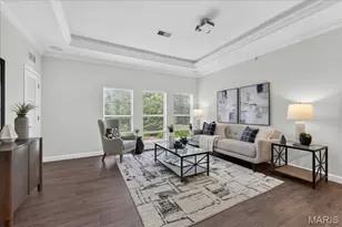 2756 Mcknight Crossing Ct, Saint Louis, MO 63124 - Photo 3