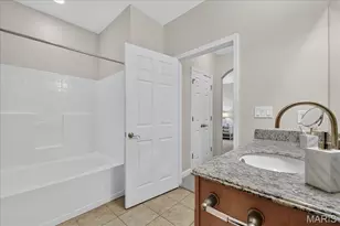 2756 Mcknight Crossing Ct, Saint Louis, MO 63124 - Photo 19