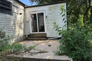 10357 Prince Dr, Saint Louis, MO 63136 - Photo 25
