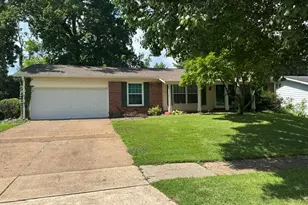 3041 Wintergreen Dr, Florissant, MO 63033 - Photo 1