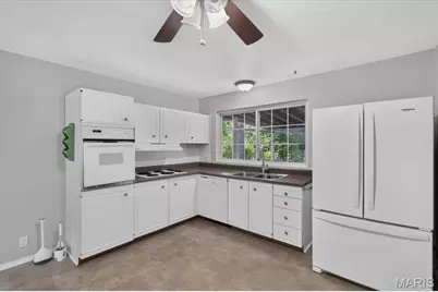 3041 Wintergreen Drive, Florissant, MO 63033 - Photo 7