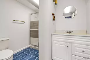 7040 Christopher Dr, Saint Louis, MO 63129 - Photo 37