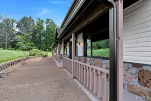 7040 Christopher Dr, Saint Louis, MO 63129 - Photo 7