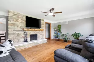2948 Yaeger Rd, Saint Louis, MO 63129 - Photo 5