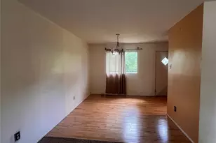 2353 Kingsford Dr, Florissant, MO 63031 - Photo 9