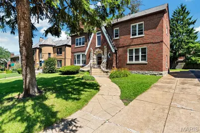 8015 Davis Drive, Clayton, MO 63105 - Photo 1