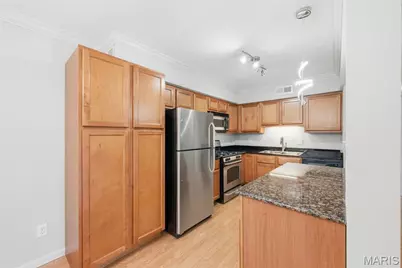 1411 Willow Brook Cove #10, Saint Louis, MO 63146 - Photo 7