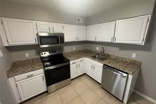 1935 Marine Terrace Dr, Maryland Heights, MO 63146 - Photo 5