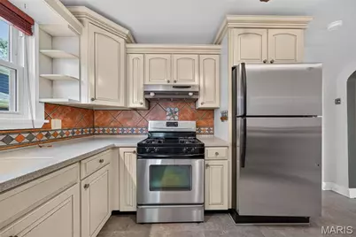 1014 N Benton Avenue, Saint Charles, MO 63301 - Photo 17