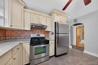 1014 N Benton Avenue, Saint Charles, MO 63301 - Photo 13