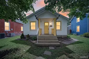 1014 N Benton Ave, Saint Charles, MO 63301 - Photo 1