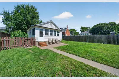 1014 N Benton Avenue, Saint Charles, MO 63301 - Photo 29