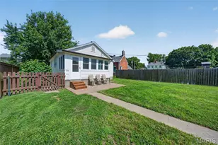 1014 N Benton Ave, Saint Charles, MO 63301 - Photo 29
