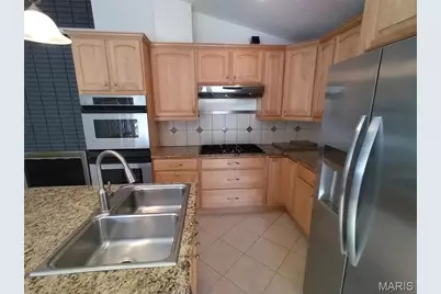 10621 Country View Drive, Creve Coeur, MO 63141 - Photo 7