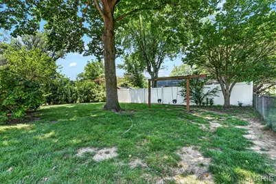1011 Hawthorn Avenue, Saint Charles, MO 63301 - Photo 7