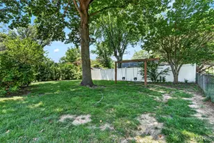 1011 Hawthorn Ave, Saint Charles, MO 63301 - Photo 7