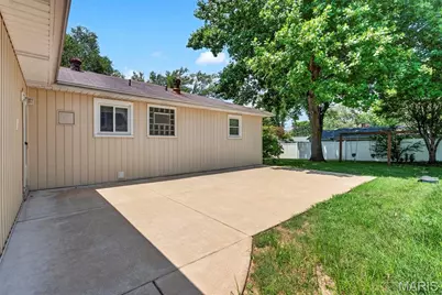 1011 Hawthorn Avenue, Saint Charles, MO 63301 - Photo 5