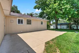 1011 Hawthorn Ave, Saint Charles, MO 63301 - Photo 5