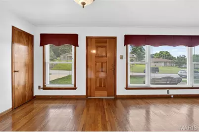 1011 Hawthorn Avenue, Saint Charles, MO 63301 - Photo 11