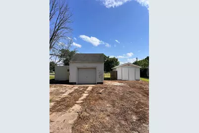 196 E Elm Street, Winfield, MO 63389 - Photo 1