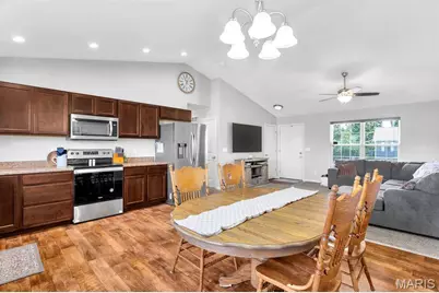 155 Williamsburg Lane, Troy, MO 63379 - Photo 7
