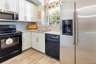 1927 Bennington Common Dr, Saint Louis, MO 63146 - Photo 7