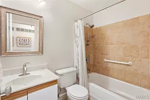 1927 Bennington Common Dr, Saint Louis, MO 63146 - Photo 11