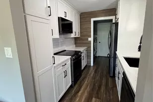 16180 Lea Oak Ct, Chesterfield, MO 63017 - Photo 3