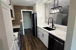 16180 Lea Oak Ct, Chesterfield, MO 63017 - Photo 1
