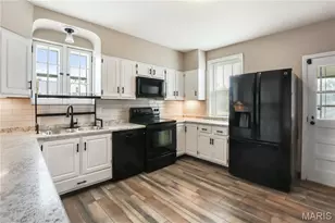 8464 Edna St, Saint Louis, MO 63147 - Photo 3