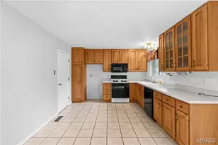 2303 Broken Horse Ln, Saint Louis, MO 63129 - Photo 5