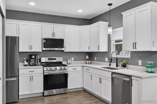 206 Hawksbury Pl, O'Fallon, MO 63368 - Photo 9