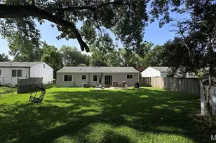 11971 Brookmont Dr, Maryland Heights, MO 63043 - Photo 3