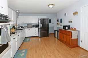 6726 Christina Marie Ln, Hazelwood, MO 63042 - Photo 7