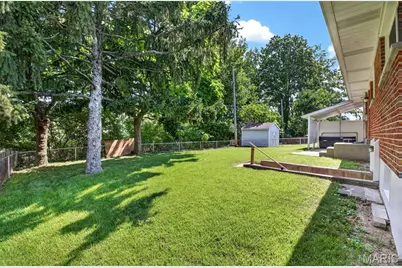 10813 Waycroff Drive, Saint Louis, MO 63114 - Photo 37
