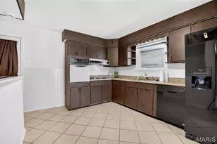 10813 Waycroff Dr, Saint Louis, MO 63114 - Photo 7
