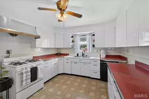 3152 Watson Rd, Saint Louis, MO 63139 - Photo 15