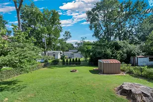 9542 Theodosia Ave, Overland, MO 63114 - Photo 29