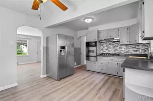9542 Theodosia Ave, Overland, MO 63114 - Photo 9