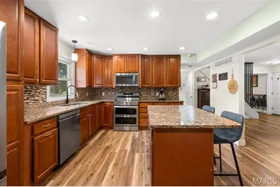 210 Capri Drive, O'Fallon, MO 63366 - Photo 9