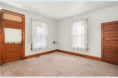 4539 Newport Avenue, Saint Louis, MO 63116 - Photo 3