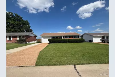 10120 Mullally Drive, Saint Louis, MO 63123 - Photo 3