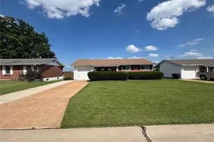10120 Mullally Dr, Saint Louis, MO 63123 - Photo 3