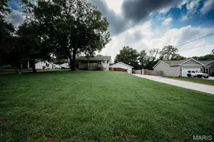 47 Lillian Dr, Saint Charles, MO 63304 - Photo 3