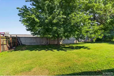 12127 Josephine Marie Drive, Maryland Heights, MO 63043 - Photo 35