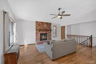12127 Josephine Marie Dr, Maryland Heights, MO 63043 - Photo 5