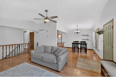 12127 Josephine Marie Drive, Maryland Heights, MO 63043 - Photo 11