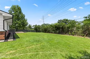 2390 Grassland Dr, Florissant, MO 63033 - Photo 25