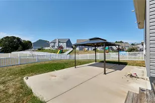 212 Barrington Ridge Ln, Wentzville, MO 63385 - Photo 47